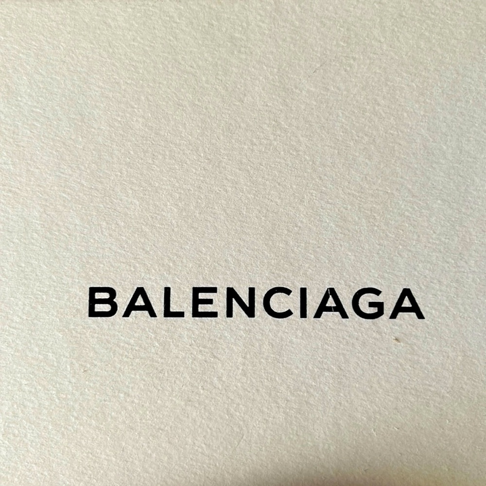 Balenciaga pool slides😻
